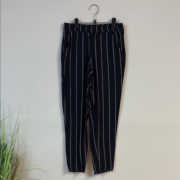 ❤️ H&M divided Women’s Striped Black and Tan Pants size 4 - Picture 1 of 3